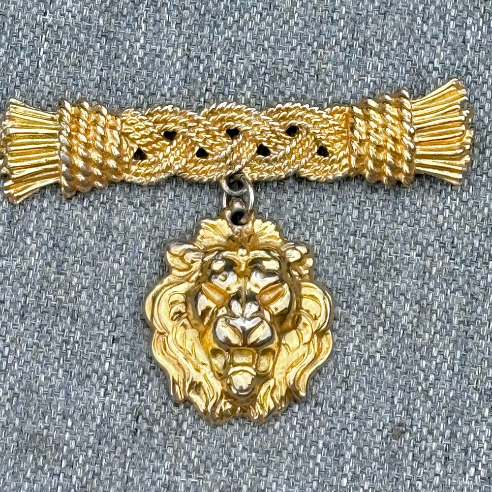Vintage Anne Klein Lion’s Head Chatelaine Brooch!